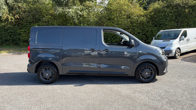 Vauxhall Vivaro L1 Diesel 1.5 Turbo D 120 Pro H1 Van - Image 9